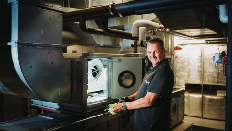 Service Specialist E