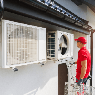 Installatiemonteur met F-gassen